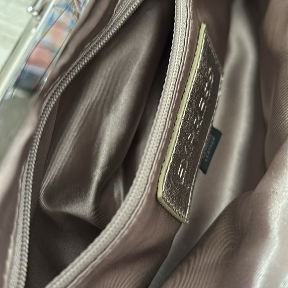 Express Kisslock clutch EUC - Picture 9 of 9